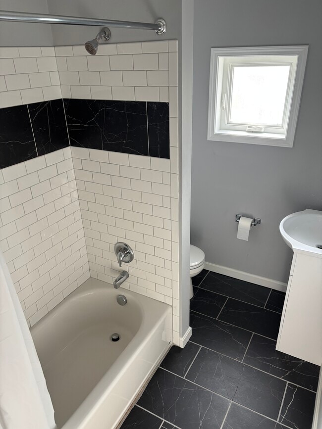 Building Photo - 3948 Murray Ave