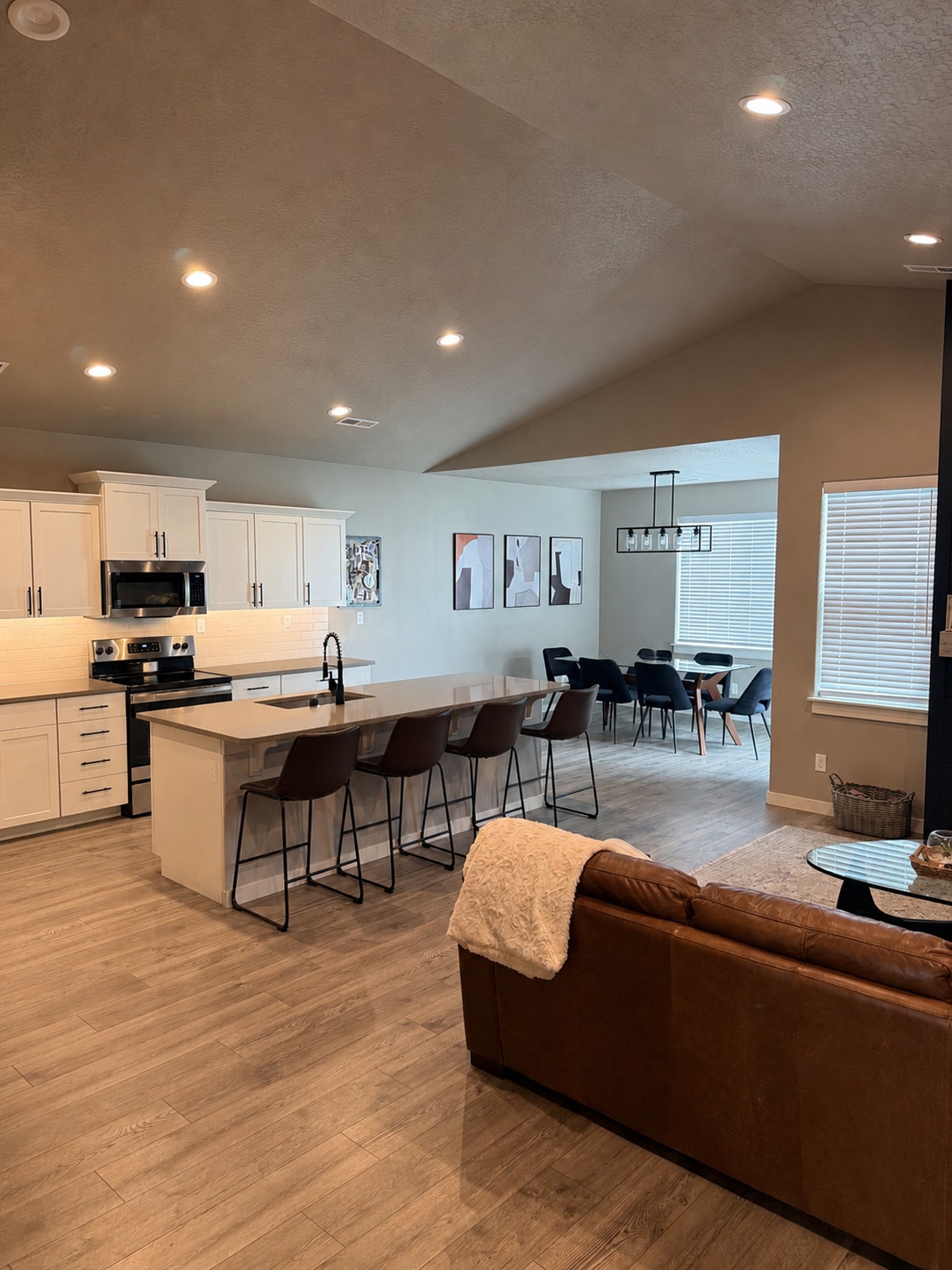 Building Photo - 2021 E C St