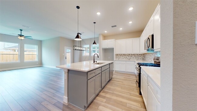 Building Photo - 122 Hazelnut Dr