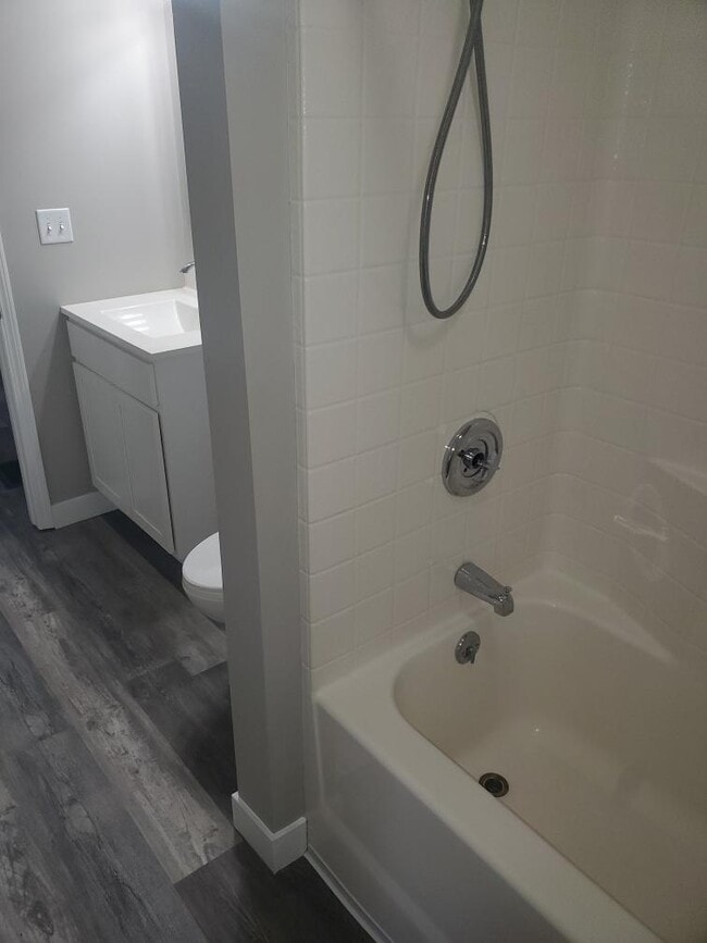 Building Photo - 439 S Illinois St