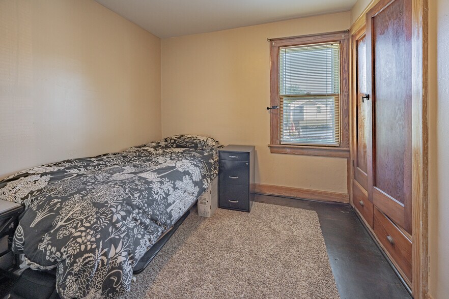 Building Photo - 118 Nassau Ave