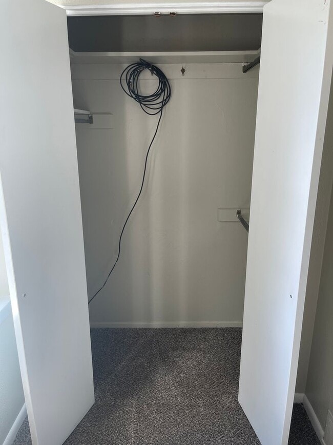 Building Photo - 1034 Chelton Ave