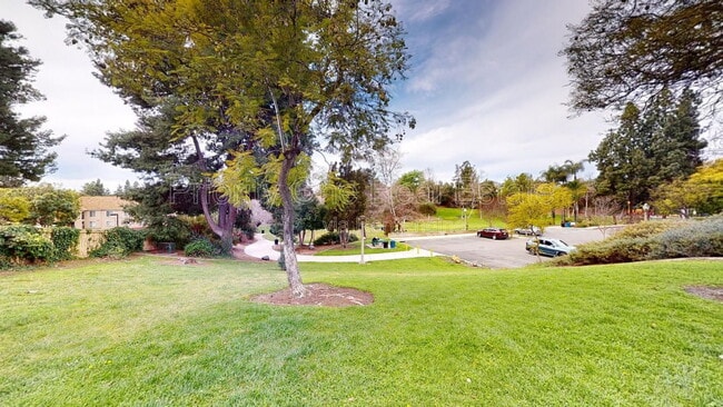 Building Photo - 6023 Severin Dr