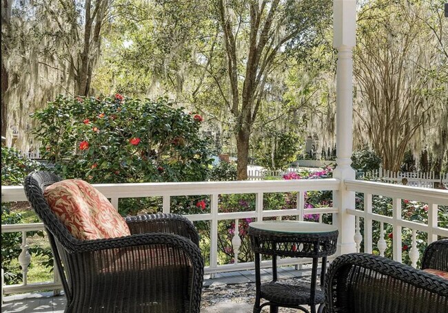 Building Photo - 205 SE 7th St