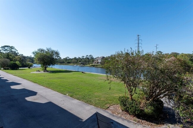 Building Photo - 2137 Casa Rio Cir