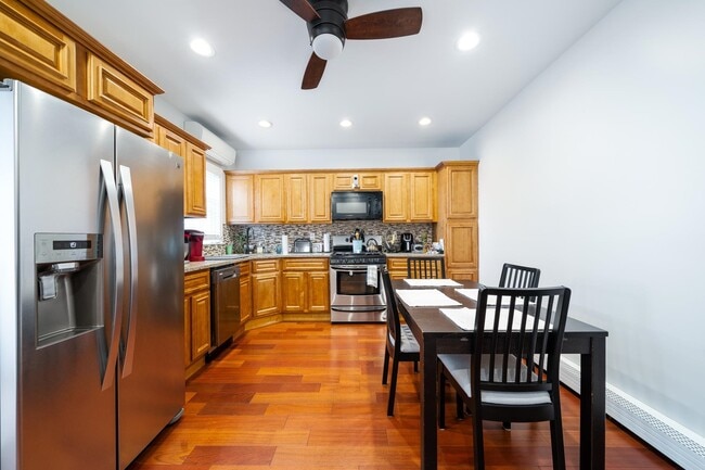 Building Photo - 67A Columbia Ave