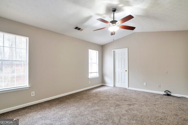 Building Photo - 5901 Valley Green Rd