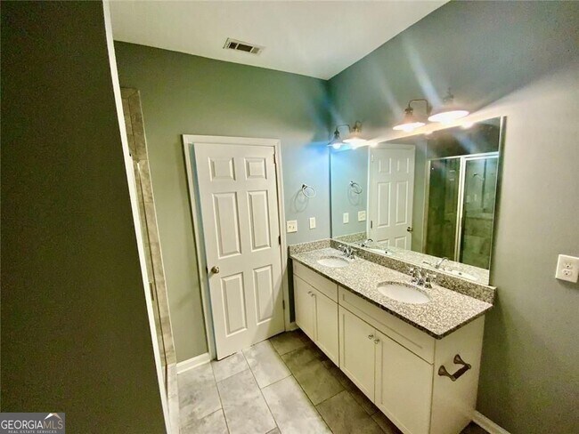 Building Photo - 294 Bass St SW