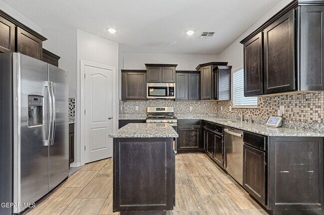 Building Photo - 229 Gonzalo Cir