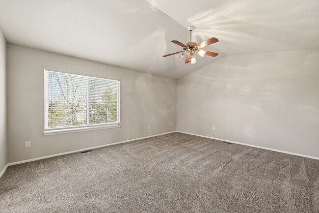 Building Photo - $2,620.95 with $300 off the first month's rent, 5 Beds - 3.5 Bath, Single Family Home in Colorado...