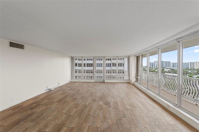 Building Photo - 4020 Galt Ocean Dr