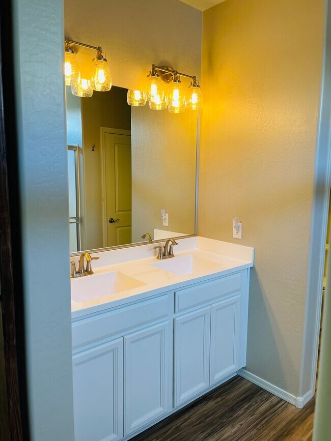 Building Photo - COMING SOON! Recently Remodeled 3 Bedroom,...