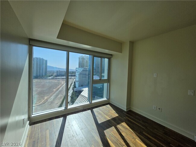 Building Photo - 2700 S Las Vegas Blvd