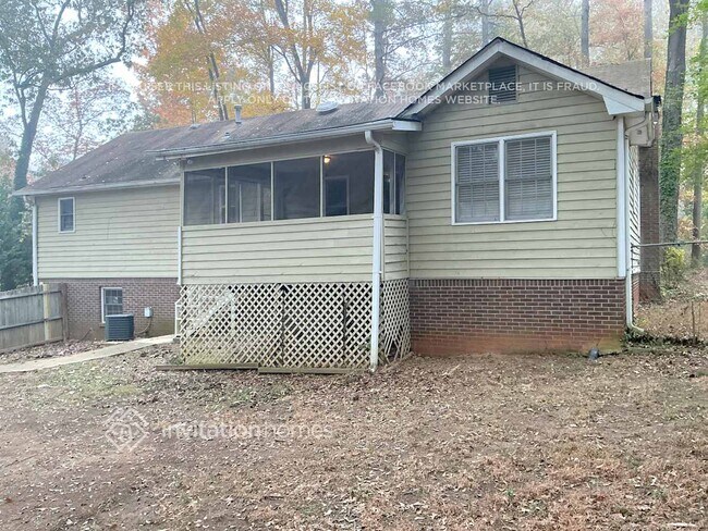 Building Photo - 2923 Marsh Ln SW