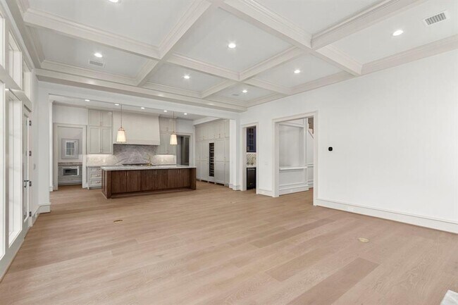 Building Photo - 2214 Bartlett St