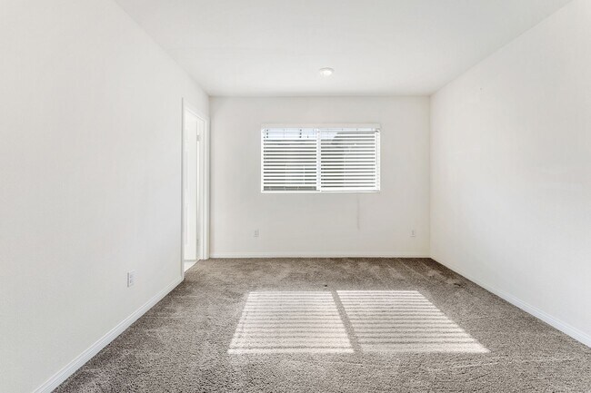 Building Photo - 14055 Ruby Ln