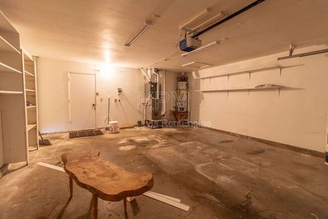 Building Photo - 2414 Shropshire Dr