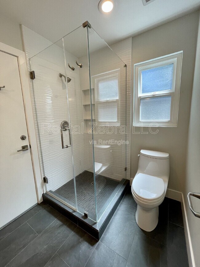 Building Photo - 626 Huntleigh Dr