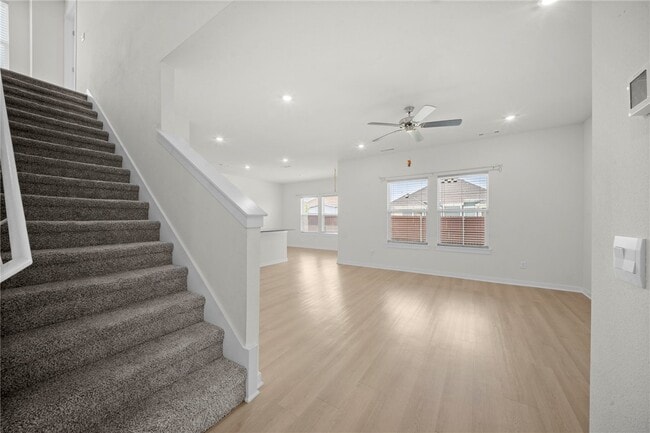 Building Photo - 3844 Pinecrest St