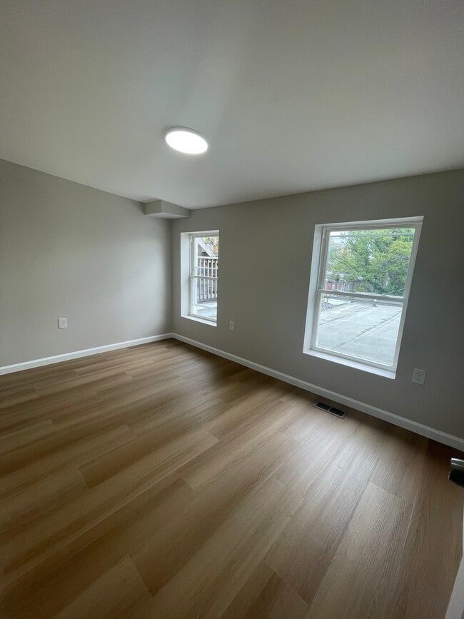 Building Photo - 2038 Orleans St