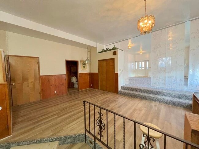 Building Photo - 55 S Main St