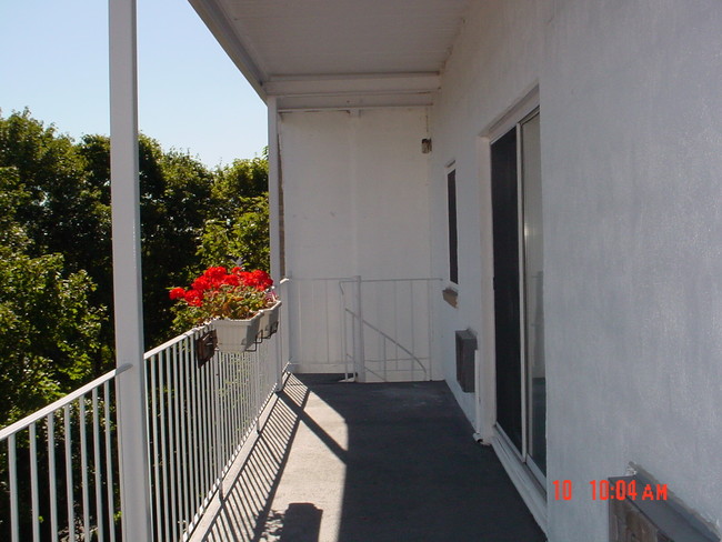 Building Photo - 6 Gilson Rd