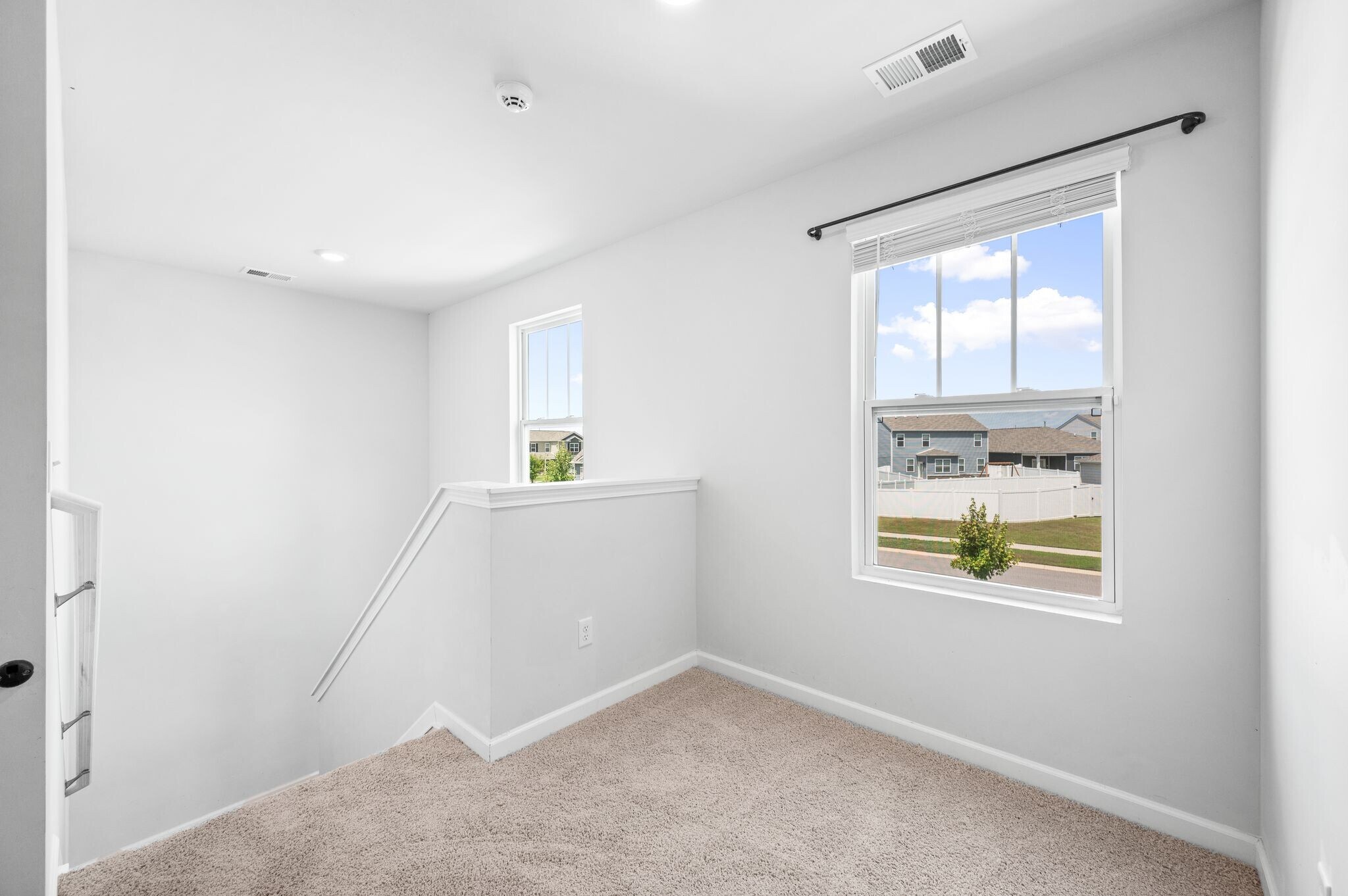 Building Photo - 7277 Sunny Parks Dr