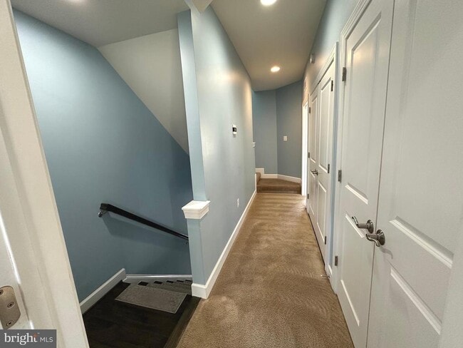 Building Photo - 3697 Ambrose Hills Rd