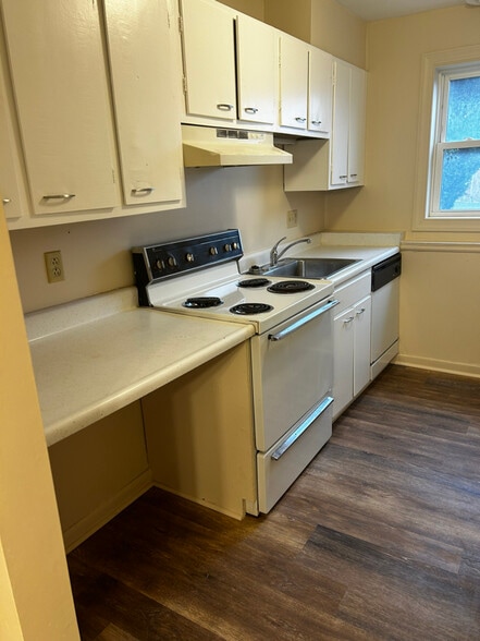 Building Photo - 184 W Pulteney St