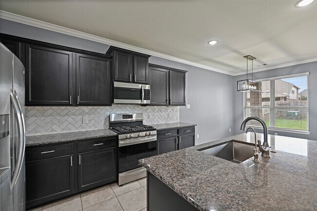 Building Photo - 2411 Lowndes Point