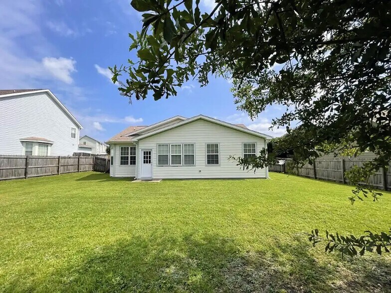 Back yard - 316 Peoria Blvd