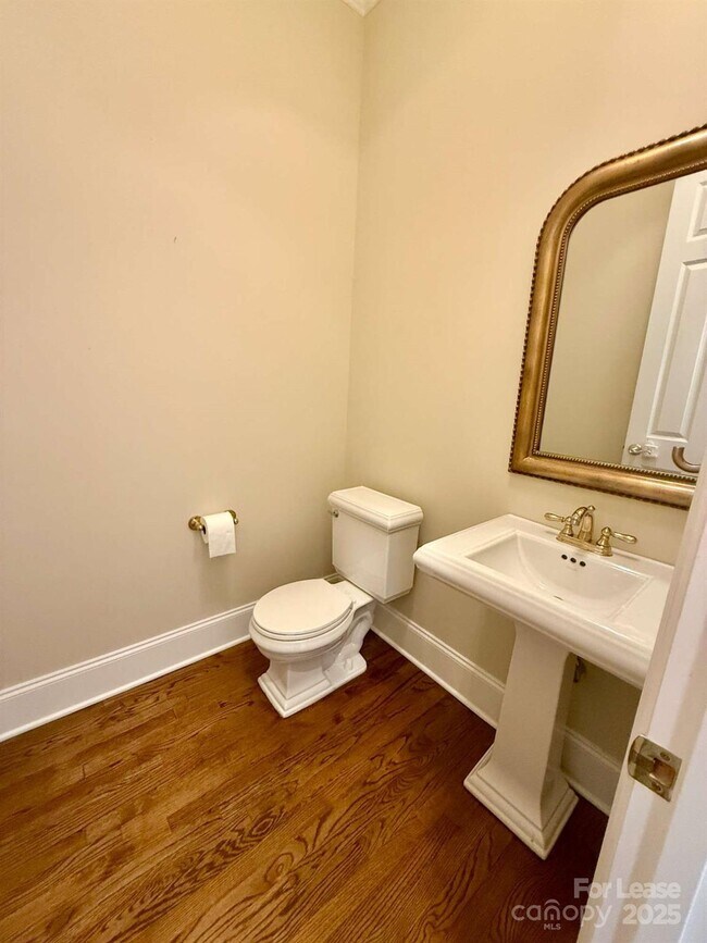 Building Photo - 1806 Asbury Hall Ct