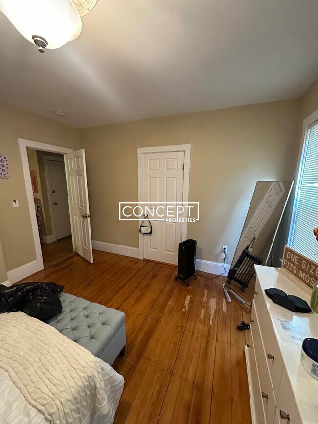 Building Photo - 44A Hillside St. Unit 1