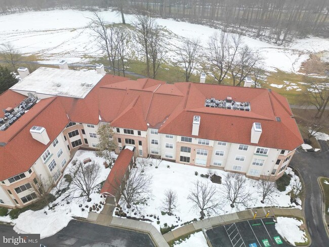 Building Photo - 2111 Ganton Green