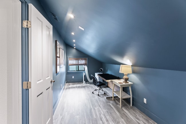 Building Photo - 303 Watts Ln