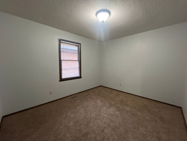 Building Photo - 1051 S Lexington Ave