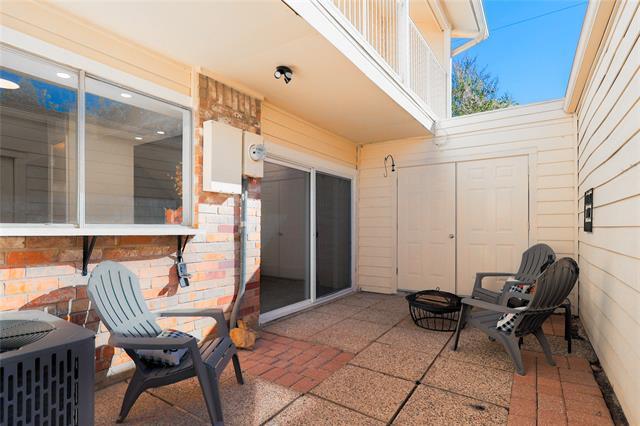 Building Photo - 1963 Shorewood Dr