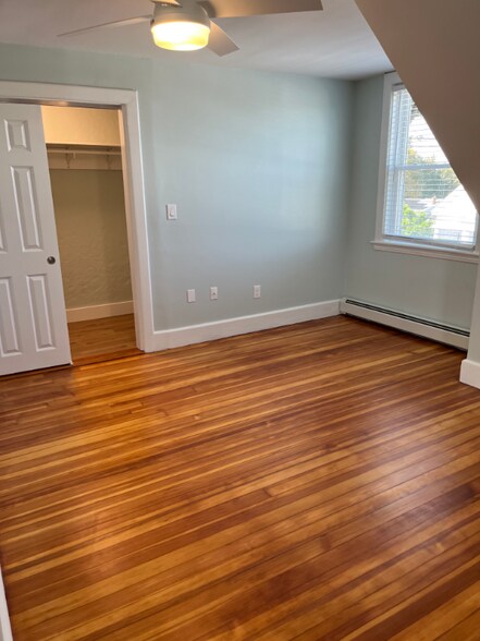 Building Photo - 388 S Main St