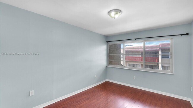 Building Photo - 10661 SW 108th Ave