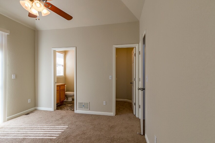Building Photo - Modern Comfort and Low-Maintenance Living ...