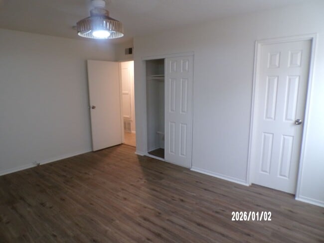 Building Photo - Clean One Story with 1219 sq. ft.