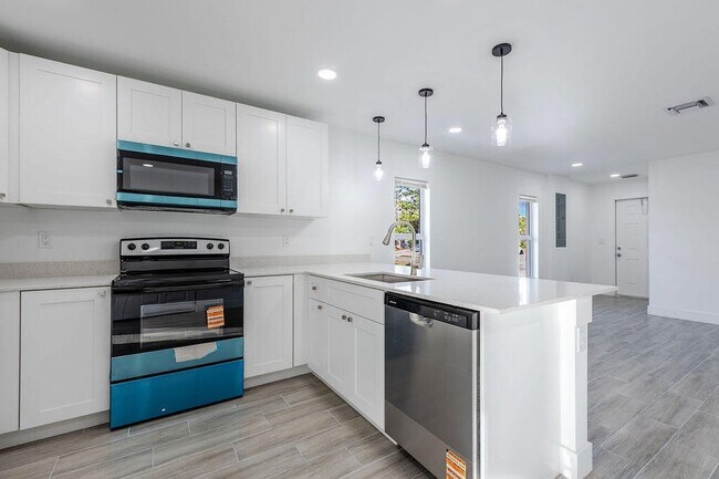 Building Photo - 3244 Jefferson St