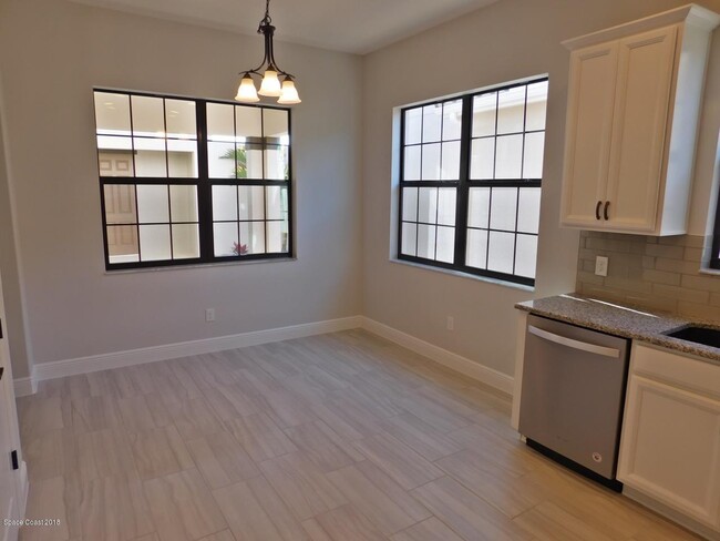 Building Photo - 7123 Vista Hermosa Dr