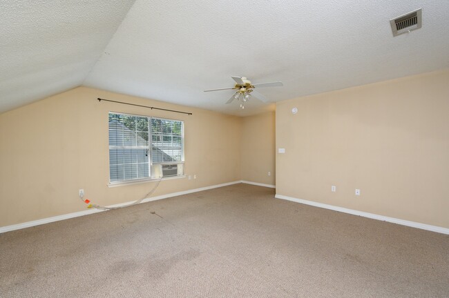 Building Photo - 4863 Kensington Ln