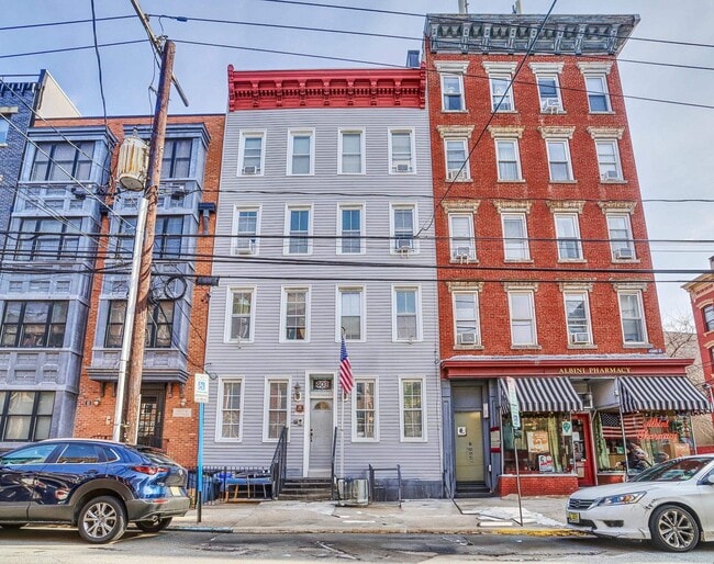 Building Photo - 403 Adams St