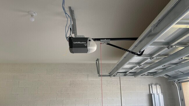 Building Photo - 9617 Potomac Dr