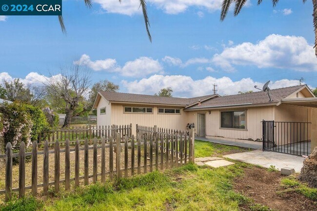 Building Photo - 1326 Babel Ln