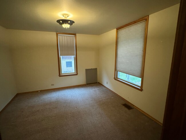 Building Photo - 3-Bedroom, 2-Bath Home for Rent in Quiet E...