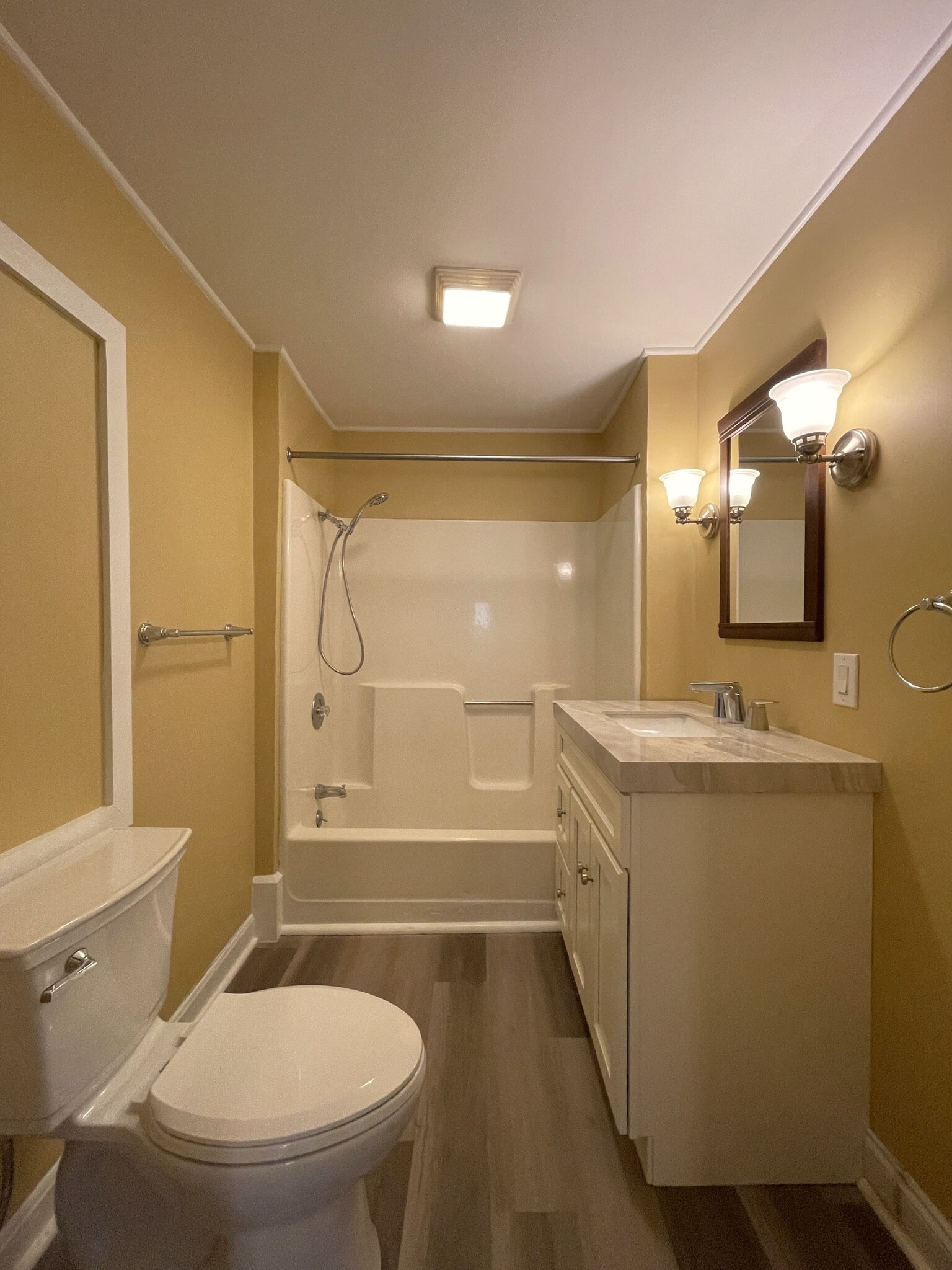 Bathroom - 419 W Gray St