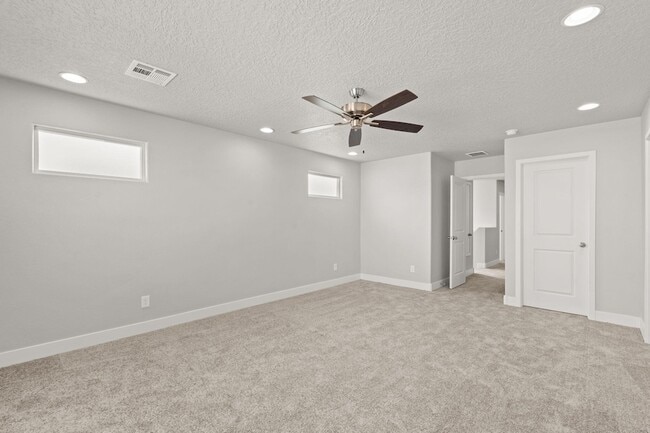 Building Photo - 4030 Silver Springs Road NE